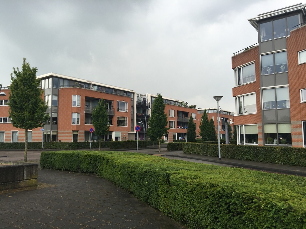 Appartementengebouw Lobeliastraat Barneveld Vastgoedonderhoudsproject Schilderwerk buiten gevelonderhoud onderhoud dilatatievoegen coaten betontrappen Opdrachtgever VvEJPG.jpg